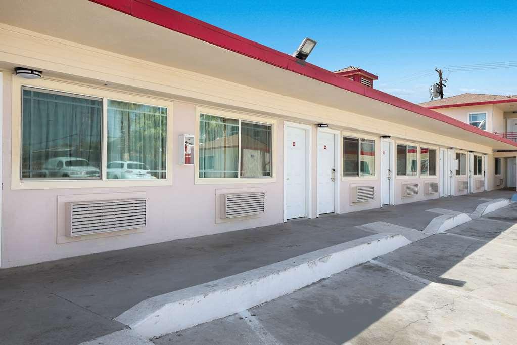 Econo Lodge Needles Exterior photo