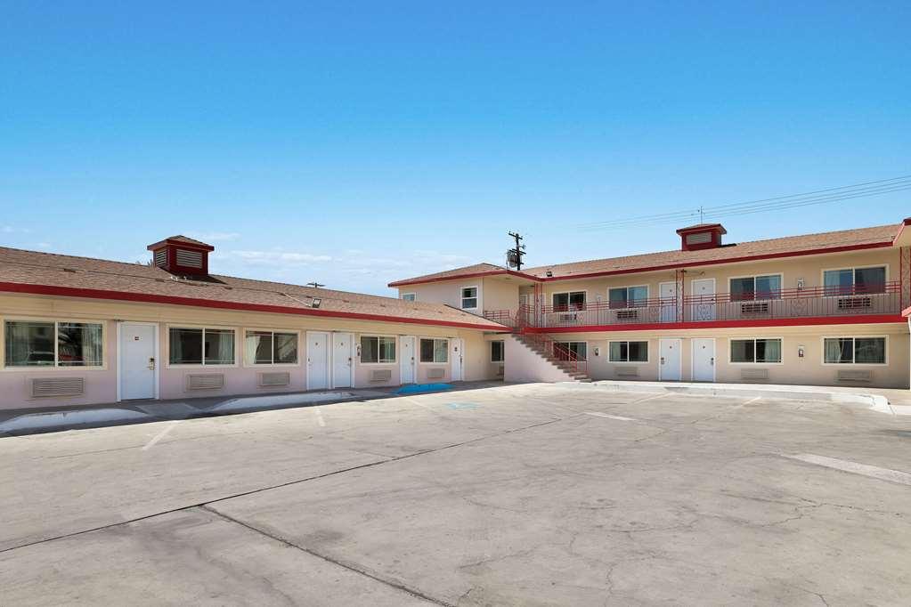 Econo Lodge Needles Exterior photo