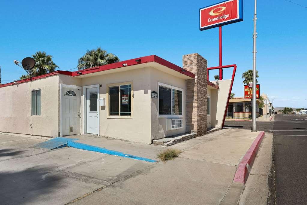 Econo Lodge Needles Exterior photo