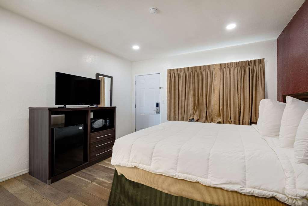 Econo Lodge Needles Room photo