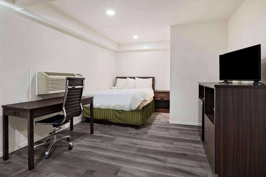Econo Lodge Needles Room photo